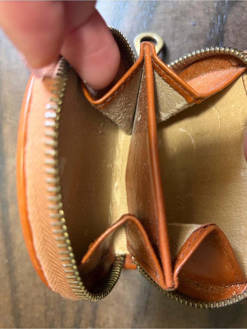 Dooney & Bourke Big Duck Vintage AWL Coin Purse - Picture 6 of 7